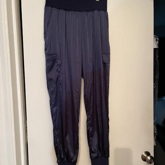 High-Waist Jogger Pants with Pockets – Size Medium by Petty Garden - Picture 6 of 12
